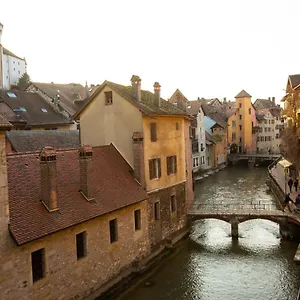 https://lasuitedu12-appartement-pour-2-personnes-vue-sur-les.hotels-rhonealpes.com
