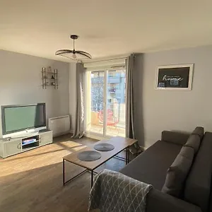 https://appartement-ensoleill-avec-piscine-et-parking.midi-pyreneeshotels.com